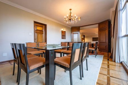 Apartamento à venda com 303m², 3 quartos e 3 vagas Apartamento à venda com 303m², 3 quartos e 3 vagasSala