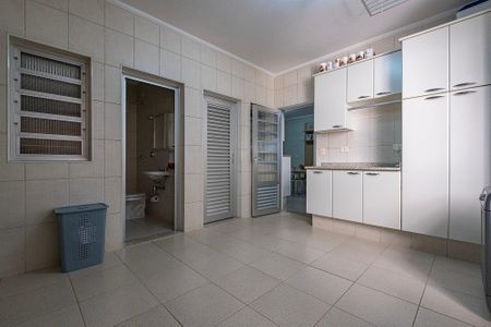 Apartamento à venda com 303m², 3 quartos e 3 vagas Apartamento à venda com 303m², 3 quartos e 3 vagasLavanderia