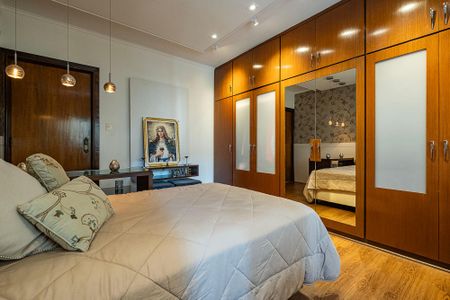 Apartamento à venda com 303m², 3 quartos e 3 vagas Apartamento à venda com 303m², 3 quartos e 3 vagasQuarto 2