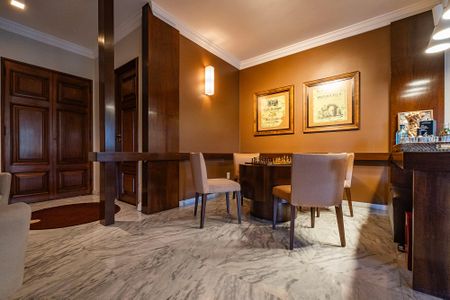 Apartamento à venda com 303m², 3 quartos e 3 vagas Apartamento à venda com 303m², 3 quartos e 3 vagasSala