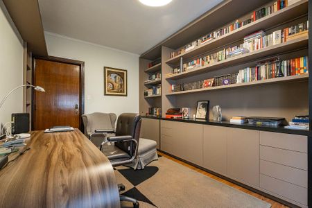 Apartamento à venda com 303m², 3 quartos e 3 vagas Apartamento à venda com 303m², 3 quartos e 3 vagasQuarto 3