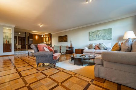 Apartamento à venda com 303m², 3 quartos e 3 vagas Apartamento à venda com 303m², 3 quartos e 3 vagasSala