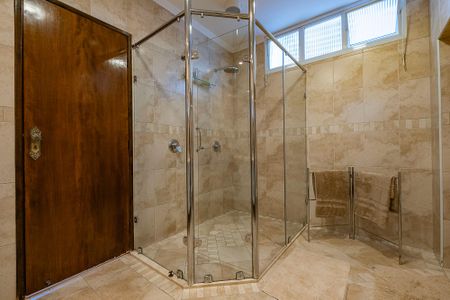 Apartamento à venda com 303m², 3 quartos e 3 vagas Apartamento à venda com 303m², 3 quartos e 3 vagasSuíte