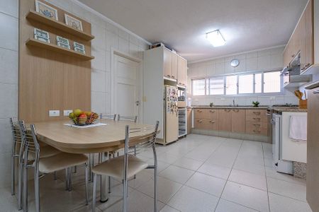 Apartamento à venda com 303m², 3 quartos e 3 vagas Apartamento à venda com 303m², 3 quartos e 3 vagasCozinha