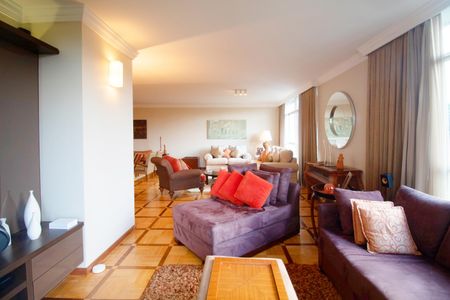 Apartamento à venda com 303m², 5 quartos e 3 vagas