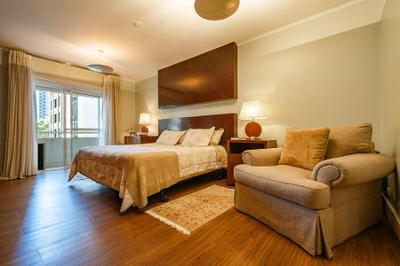 Apartamento à venda com 303m², 3 quartos e 3 vagas Apartamento à venda com 303m², 3 quartos e 3 vagasSuíte