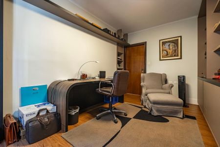 Apartamento à venda com 303m², 3 quartos e 3 vagas Apartamento à venda com 303m², 3 quartos e 3 vagasQuarto 3