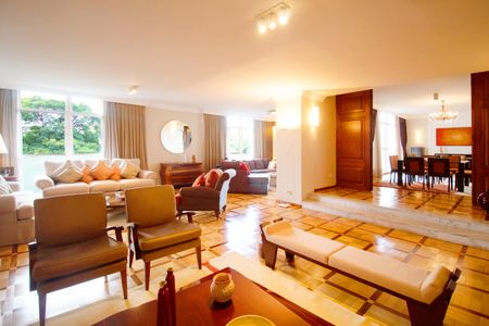Apartamento à venda com 303m², 5 quartos e 3 vagas