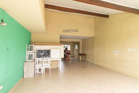 Garagem de casa para alugar com 4 quartos, 185m² em Pinheirinho, Curitiba