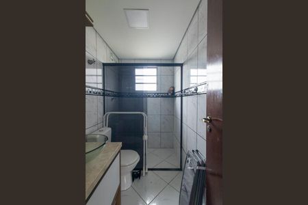 Banheiro da Suíte 2 de casa para alugar com 4 quartos, 185m² em Pinheirinho, Curitiba