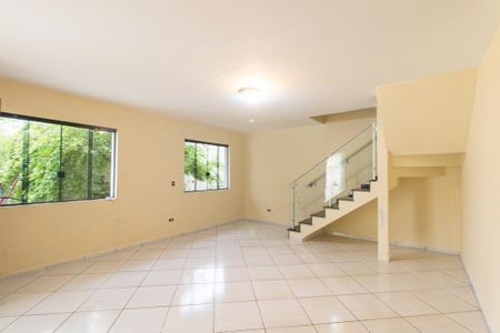 Casa para alugar com 4 quartos, 185m² em Pinheirinho, Curitiba