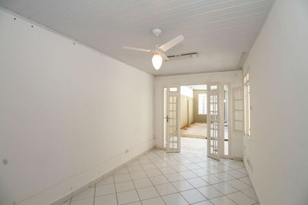 Casa para alugar com 150m², 2 quartos e 2 vagas Casa para alugar com 150m², 2 quartos e 2 vagasSala Pequena Fundos