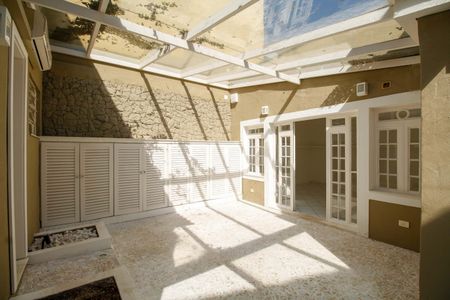Casa para alugar com 150m², 2 quartos e 2 vagas Casa para alugar com 150m², 2 quartos e 2 vagasPátio Interno Coberto