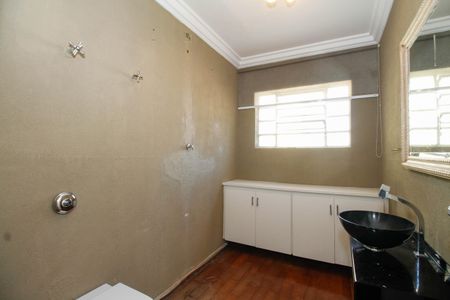 Banheiro de casa para alugar com 2 quartos, 150m² em Jardim Paulistano, São Paulo