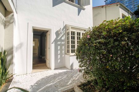 Entrada de casa para alugar com 2 quartos, 150m² em Jardim Paulistano, São Paulo