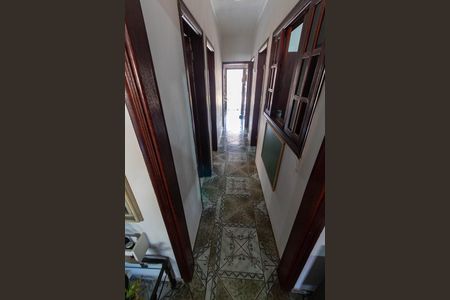 Casa à venda com 200m², 3 quartos e 3 vagas Casa à venda com 200m², 3 quartos e 3 vagasCORREDOR