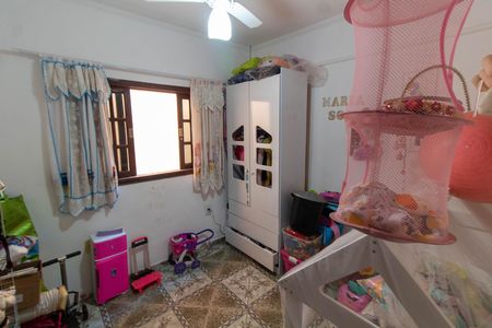 Casa à venda com 200m², 3 quartos e 3 vagas Casa à venda com 200m², 3 quartos e 3 vagasQUARTO 2