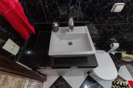 Casa à venda com 200m², 3 quartos e 3 vagas Casa à venda com 200m², 3 quartos e 3 vagasBANHEIRO SOCIAL