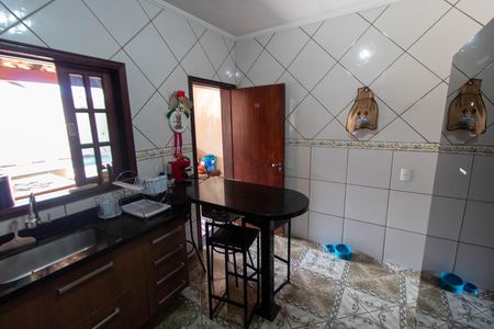 Casa à venda com 200m², 3 quartos e 3 vagas Casa à venda com 200m², 3 quartos e 3 vagasBANHEIRO SOCIAL