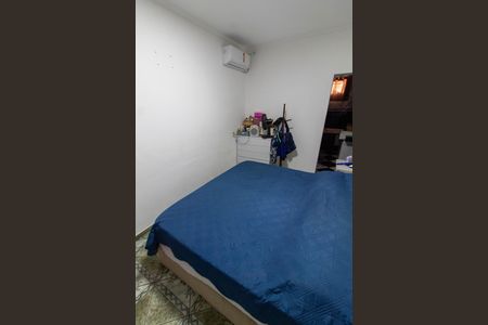 Casa à venda com 200m², 3 quartos e 3 vagas Casa à venda com 200m², 3 quartos e 3 vagasSUITE