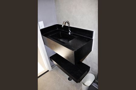 Apartamento para alugar com 38m², 2 quartos e sem vaga Apartamento para alugar com 38m², 2 quartos e sem vagaDetalhe - Banheiro Social