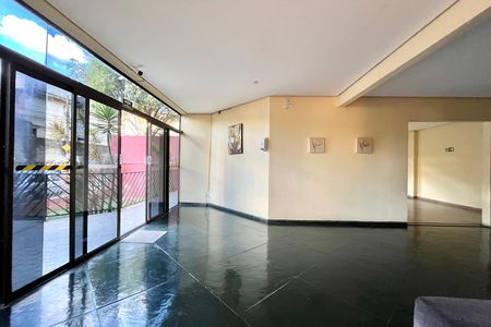 Apartamento à venda com 50m², 2 quartos e 1 vaga Apartamento à venda com 50m², 2 quartos e 1 vagaHall social