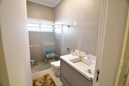 Casa à venda com 490m², 3 quartos e 4 vagasBanheiro Suíte