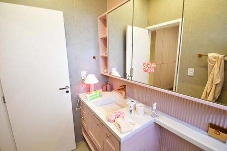 Casa à venda com 490m², 3 quartos e 4 vagasBanheiro Suíte