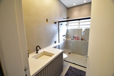 Casa à venda com 490m², 3 quartos e 4 vagasBanheiro 
