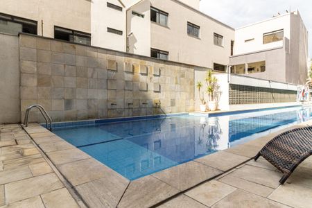Studio para alugar com 32m², 1 quarto e 1 vaga Studio para alugar com 32m², 1 quarto e 1 vagaPiscina