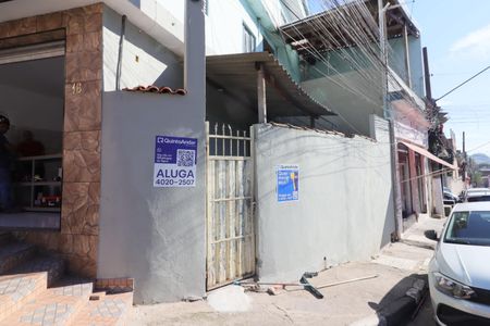 Fachada de casa para alugar com 1 quarto, 38m² em Conceicao, Osasco