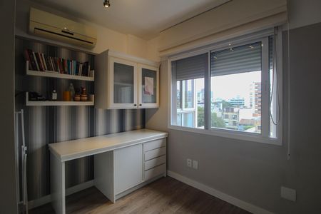 Quarto de apartamento para alugar com 3 quartos, 84m² em Santana, Porto Alegre