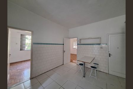 Apartamento à venda com 100m², 2 quartos e sem vaga Apartamento à venda com 100m², 2 quartos e sem vagaCozinha e Área de Serviço