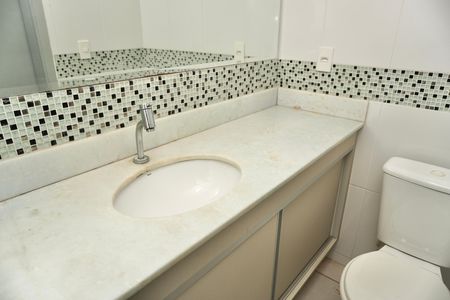 Apartamento para alugar com 70m², 3 quartos e 1 vaga Apartamento para alugar com 70m², 3 quartos e 1 vagaBanheiro da Suíte