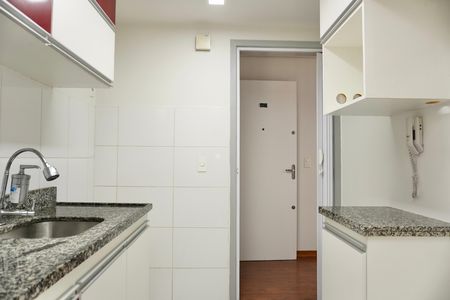 Apartamento para alugar com 70m², 3 quartos e 1 vaga Apartamento para alugar com 70m², 3 quartos e 1 vagaCozinha e Área de Serviço
