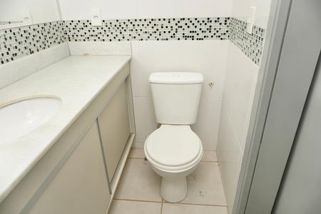 Apartamento para alugar com 70m², 3 quartos e 1 vaga Apartamento para alugar com 70m², 3 quartos e 1 vagaBanheiro da Suíte