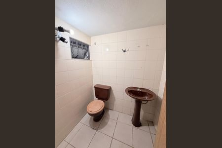 Casa para alugar com 566m², 3 quartos e 3 vagasBanheiro do andar inferior