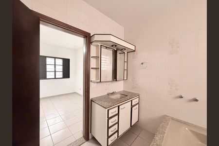 Casa para alugar com 566m², 3 quartos e 3 vagasBanheiro da Suíte