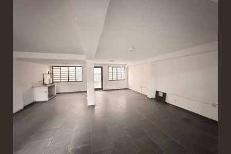 Casa para alugar com 566m², 3 quartos e 3 vagasPorão - Salão completo