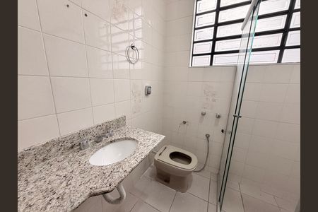 Casa para alugar com 566m², 3 quartos e 3 vagasBanheiro Social