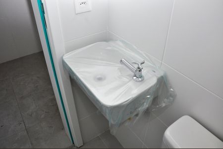 Apartamento para alugar com 106m², 3 quartos e 2 vagas Apartamento para alugar com 106m², 3 quartos e 2 vagasDetalhe - Vista da Área de Serviço - Banheiro Social