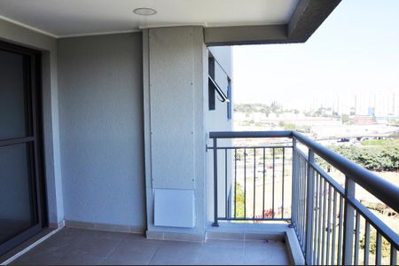 Apartamento para alugar com 106m², 3 quartos e 2 vagas Apartamento para alugar com 106m², 3 quartos e 2 vagasDetalhe - Varanda
