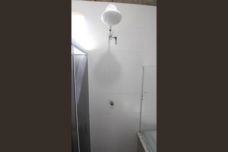 Banheiro de kitnet/studio para alugar com 1 quarto, 35m² em Tangara, Cabo Frio