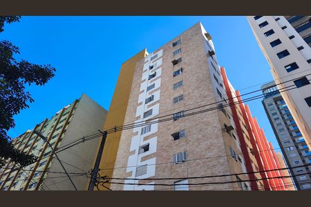 Fachada + Plaquinha de apartamento para alugar com 2 quartos, 77m² em Vila Mariana, São Paulo