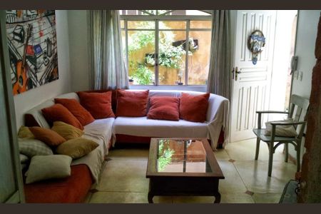 Casa à venda com 3 quartos, 320m² em Chácara Inglesa, São Paulo
