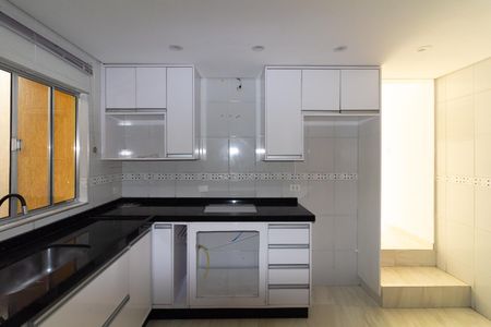 Cozinha de casa para alugar com 3 quartos, 190m² em Parque Sao Rafael, São Paulo