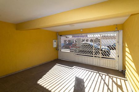 Garagem de casa para alugar com 3 quartos, 190m² em Parque Sao Rafael, São Paulo