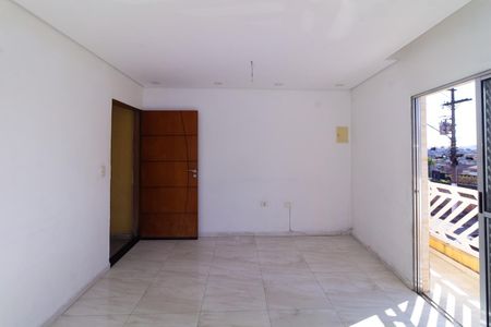 Casa para alugar com 3 quartos, 190m² em Parque Sao Rafael, São Paulo