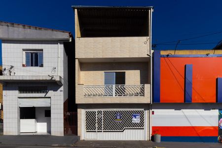 Fachada de casa para alugar com 3 quartos, 190m² em Parque Sao Rafael, São Paulo