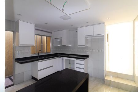 Casa para alugar com 190m², 3 quartos e 2 vagas Casa para alugar com 190m², 3 quartos e 2 vagasCozinha